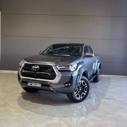TOYOTA HILUX 2.8 D-4D TURBO DIESEL CD SRX 4X4 AUTOMÁTICO TOYOTA HILUX 2.8 D-4D TURBO DIESEL CD SRX 4X4 AUTOMÁTICO